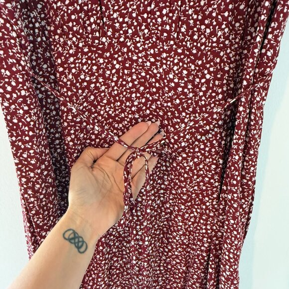 Levi’s Sarina Short-Sleeve Midi Dress | Red Floral | Size Large - Picture 6 of 6